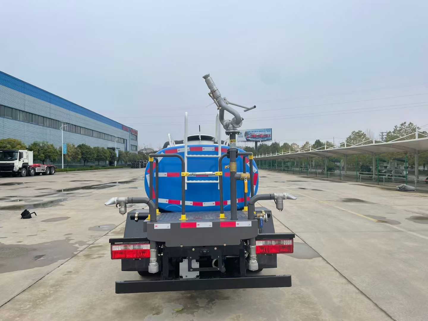 程力壹為2.5方純電動綠化噴灑車灑水車圖片4