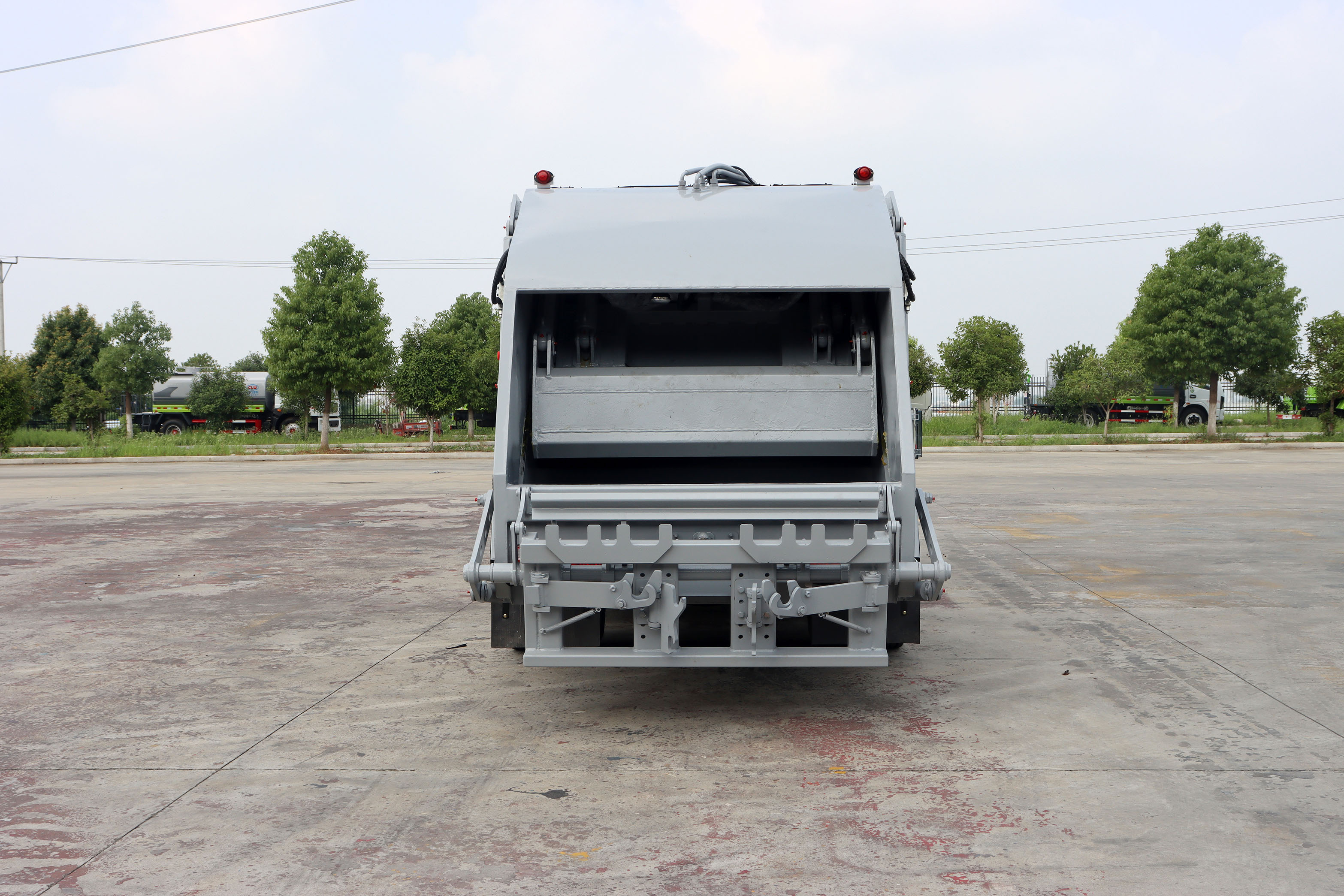 6方東風凱普特純電動壓縮式垃圾車圖片5