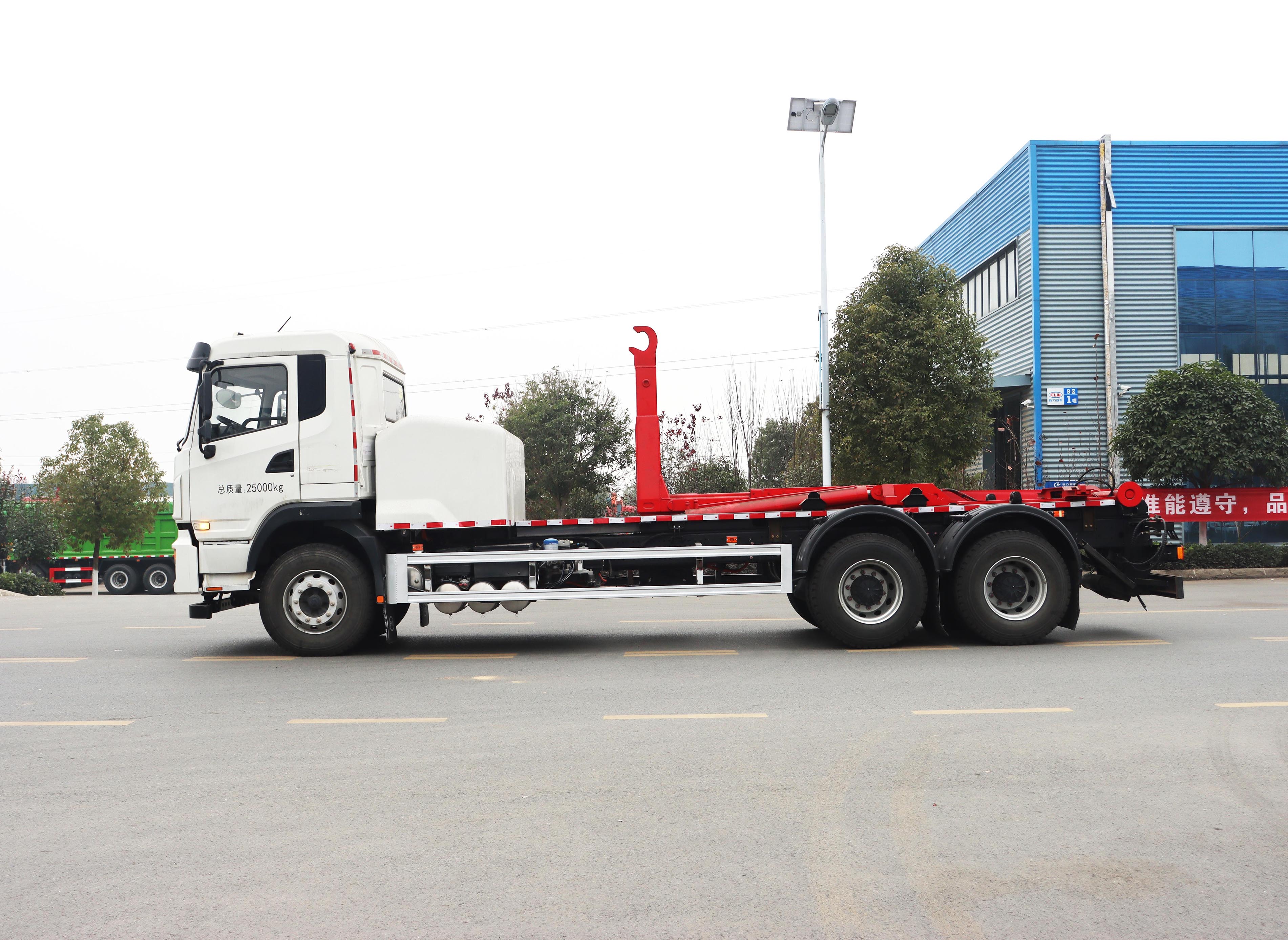 東風(fēng)天錦18方純電動(dòng)車廂可卸式垃圾車圖片3