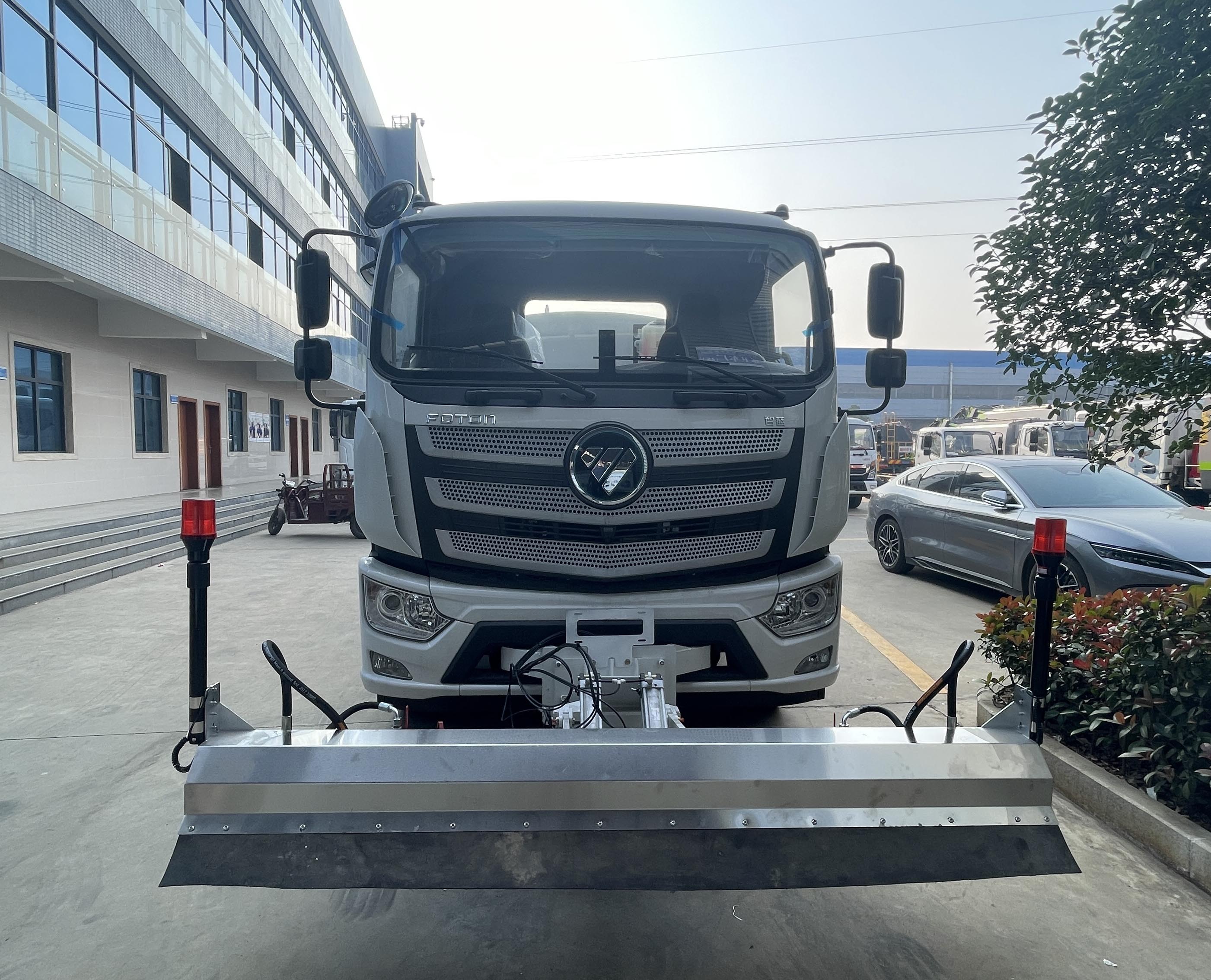 福田智藍(lán)10方純電動綠化噴灑車圖片2