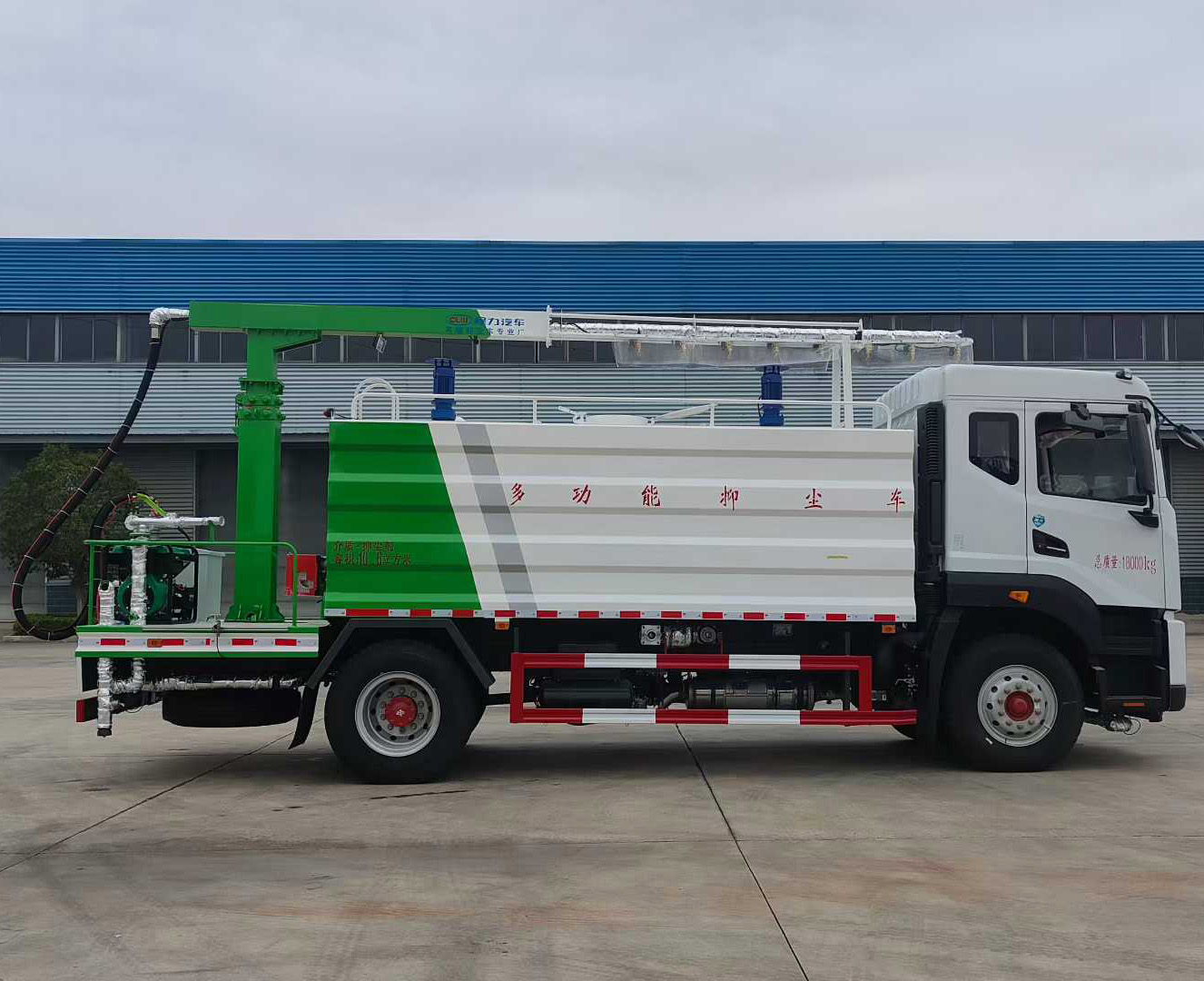 新東風(fēng)鐵路抑塵車12m3綠化灑水車抑塵噴霧車城市道路抑塵消毒車圖片3